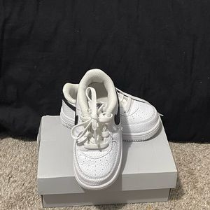 Like new Nike low top Air Forces with box